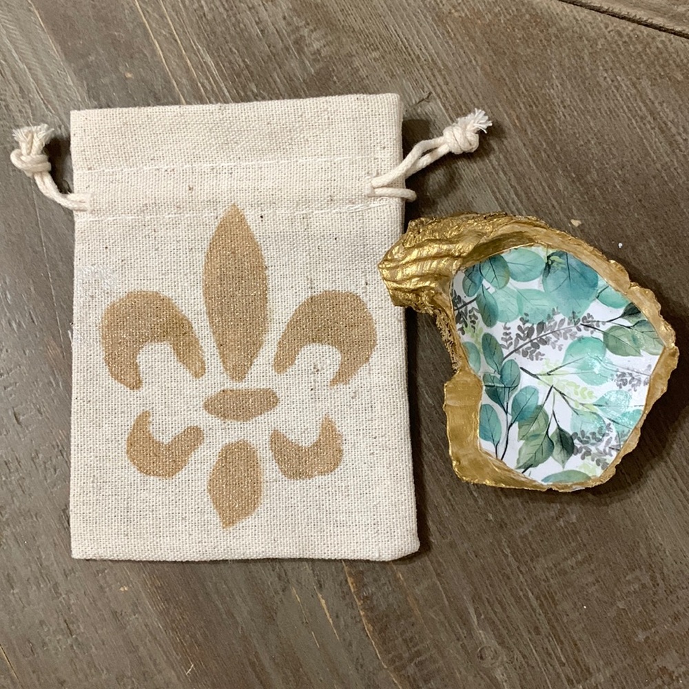 Painted/decoupage oyster shell trinket dish